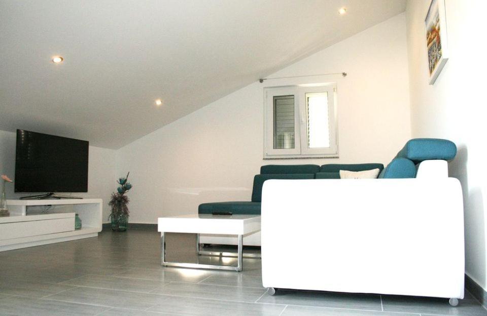 White Anchor Apartment Vodice Ngoại thất bức ảnh