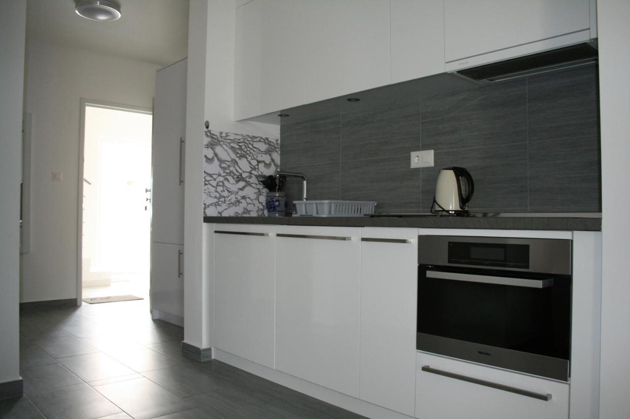 White Anchor Apartment Vodice Ngoại thất bức ảnh