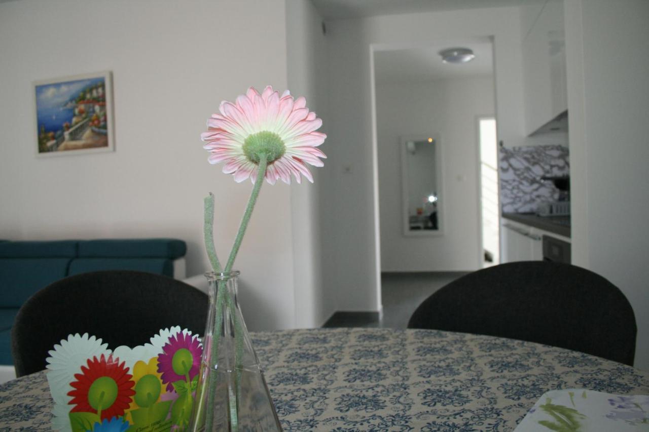 White Anchor Apartment Vodice Ngoại thất bức ảnh