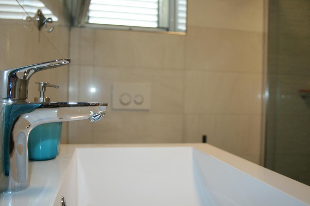 White Anchor Apartment Vodice Ngoại thất bức ảnh